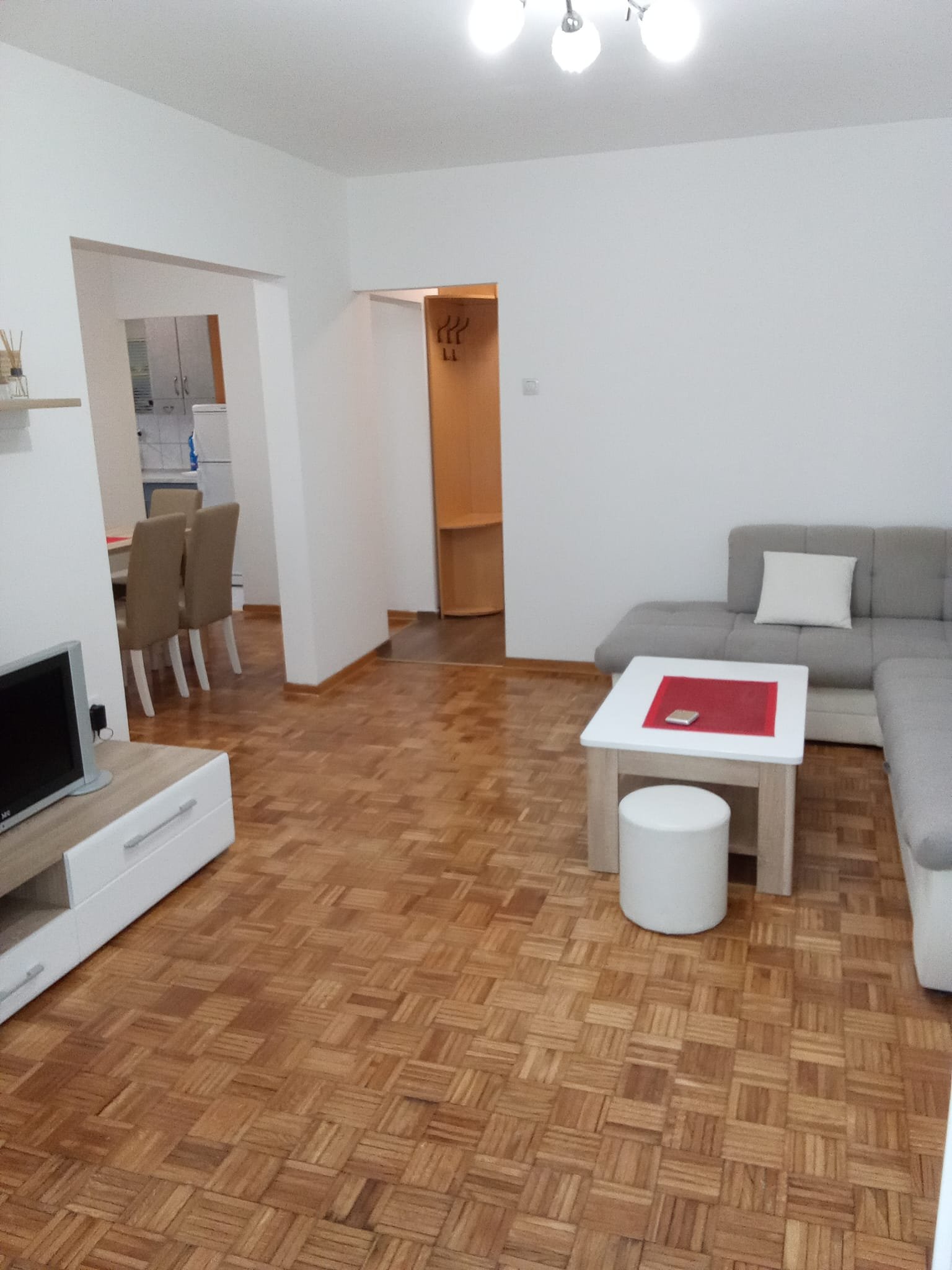 Prodaja stana sa zakupcima Vracar Stratimirovica Beograd EXPO 2027 Surcin invest real estate house renovated furnished tenants property investment buy-to-let Serbia