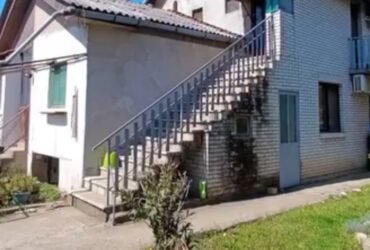 Kuća 209 m² u Surčinu | 2 stambene jedinice | Uknjižena | Blizu EXPO 2027
